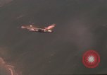 Image F-100D Super de chasseurs à réaction Sabre Vietnam, 1967, de la seconde 58 séquences d'archives historiques vidéo 65675075405