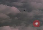 Image bombe éclate Vietnam, 1967, de la seconde 15 séquences d'archives historiques vidéo 65675075407