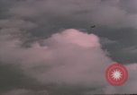 Image bombe éclate Vietnam, 1967, de la seconde 18 séquences d'archives historiques vidéo 65675075407