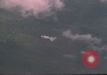 Image bombe éclate Vietnam, 1967, de la seconde 28 séquences d'archives historiques vidéo 65675075407