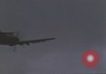 Image Force aérienne vietnamien 524e Escadron de chasse Skyraider sur une mission Vietnam, 1967, de la seconde 6 séquences d'archives historiques vidéo 65675075416