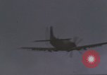 Image Force aérienne vietnamien 524e Escadron de chasse Skyraider sur une mission Vietnam, 1967, de la seconde 7 séquences d'archives historiques vidéo 65675075416