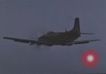 Image Force aérienne vietnamien 524e Escadron de chasse Skyraider sur une mission Vietnam, 1967, de la seconde 16 séquences d'archives historiques vidéo 65675075416