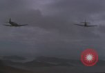 Image Force aérienne vietnamien 524e Escadron de chasse Skyraider sur une mission Vietnam, 1967, de la seconde 26 séquences d'archives historiques vidéo 65675075416