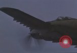 Image Force aérienne vietnamien 524e Escadron de chasse Skyraider sur une mission Vietnam, 1967, de la seconde 30 séquences d'archives historiques vidéo 65675075416