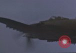 Image Force aérienne vietnamien 524e Escadron de chasse Skyraider sur une mission Vietnam, 1967, de la seconde 33 séquences d'archives historiques vidéo 65675075416