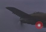 Image Force aérienne vietnamien 524e Escadron de chasse Skyraider sur une mission Vietnam, 1967, de la seconde 35 séquences d'archives historiques vidéo 65675075416