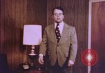 Image pistolet comme preuves matérielles United States USA, 1969, de la seconde 6 séquences d'archives historiques vidéo 65675075440