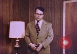 Image pistolet comme preuves matérielles United States USA, 1969, de la seconde 15 séquences d'archives historiques vidéo 65675075440