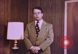 Image pistolet comme preuves matérielles United States USA, 1969, de la seconde 16 séquences d'archives historiques vidéo 65675075440