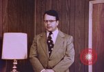 Image pistolet comme preuves matérielles United States USA, 1969, de la seconde 18 séquences d'archives historiques vidéo 65675075440