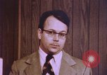 Image pistolet comme preuves matérielles United States USA, 1969, de la seconde 29 séquences d'archives historiques vidéo 65675075440