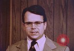 Image pistolet comme preuves matérielles United States USA, 1969, de la seconde 40 séquences d'archives historiques vidéo 65675075440