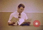Image pistolet comme preuves matérielles United States USA, 1969, de la seconde 48 séquences d'archives historiques vidéo 65675075440
