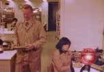 Image pistolet comme preuves matérielles United States USA, 1969, de la seconde 55 séquences d'archives historiques vidéo 65675075440