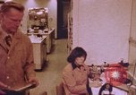 Image pistolet comme preuves matérielles United States USA, 1969, de la seconde 56 séquences d'archives historiques vidéo 65675075440