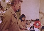 Image pistolet comme preuves matérielles United States USA, 1969, de la seconde 57 séquences d'archives historiques vidéo 65675075440