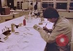 Image pistolet comme preuves matérielles United States USA, 1969, de la seconde 58 séquences d'archives historiques vidéo 65675075440