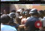 Image Les Afro-Américains protester KKK Mobile Alabama USA, 1977, de la seconde 42 séquences d'archives historiques vidéo 65675075443