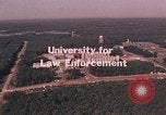 Image les agents d'application de la loi fédérale Quantico Virginia USA, 1972, de la seconde 10 séquences d'archives historiques vidéo 65675075444