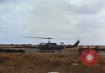 Standbild United States Soldaten Vietnam, 1968, aus Sekunde 13 historischem Filmmaterial Videoclip 65675075467