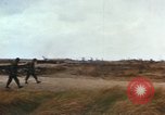 Standbild United States Soldaten Vietnam, 1968, aus Sekunde 25 historischem Filmmaterial Videoclip 65675075467