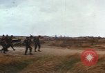 Standbild United States Soldaten Vietnam, 1968, aus Sekunde 26 historischem Filmmaterial Videoclip 65675075467
