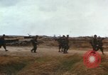 Standbild United States Soldaten Vietnam, 1968, aus Sekunde 30 historischem Filmmaterial Videoclip 65675075467