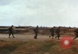 Standbild United States Soldaten Vietnam, 1968, aus Sekunde 31 historischem Filmmaterial Videoclip 65675075467