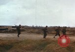 Standbild United States Soldaten Vietnam, 1968, aus Sekunde 32 historischem Filmmaterial Videoclip 65675075467