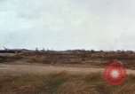 Standbild United States Soldaten Vietnam, 1968, aus Sekunde 40 historischem Filmmaterial Videoclip 65675075467