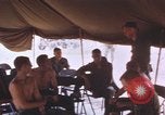 Standbild United States Soldaten Vietnam, 1968, aus Sekunde 46 historischem Filmmaterial Videoclip 65675075467