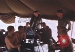 Standbild United States Soldaten Vietnam, 1968, aus Sekunde 55 historischem Filmmaterial Videoclip 65675075467