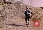 Standbild USA Soldaten Vietnam, 1968, aus Sekunde 13 historischem Filmmaterial Videoclip 65675075469