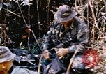 Standbild USA Soldaten Vietnam, 1968, aus Sekunde 30 historischem Filmmaterial Videoclip 65675075469