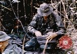 Standbild USA Soldaten Vietnam, 1968, aus Sekunde 35 historischem Filmmaterial Videoclip 65675075469