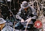 Standbild USA Soldaten Vietnam, 1968, aus Sekunde 36 historischem Filmmaterial Videoclip 65675075469