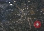 Standbild UH-1B Iroquois Hubschrauber Vietnam, 1968, aus Sekunde 33 historischem Filmmaterial Videoclip 65675075470