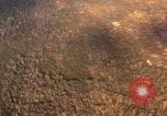 Standbild UH-1B Iroquois Hubschrauber Vietnam, 1968, aus Sekunde 55 historischem Filmmaterial Videoclip 65675075470