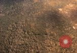 Standbild UH-1B Iroquois Hubschrauber Vietnam, 1968, aus Sekunde 57 historischem Filmmaterial Videoclip 65675075470