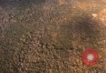 Standbild UH-1B Iroquois Hubschrauber Vietnam, 1968, aus Sekunde 59 historischem Filmmaterial Videoclip 65675075470