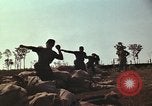 Immagine di Soldati montagnard Bu Gia Vietnam, 1963, secondo 5 filmato di repertorio 65675075481
