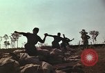 Immagine di Soldati montagnard Bu Gia Vietnam, 1963, secondo 7 filmato di repertorio 65675075481
