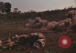 Immagine di Soldati montagnard Bu Gia Vietnam, 1963, secondo 22 filmato di repertorio 65675075481