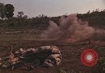 Immagine di Soldati montagnard Bu Gia Vietnam, 1963, secondo 25 filmato di repertorio 65675075481