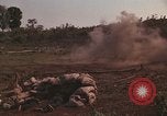Immagine di Soldati montagnard Bu Gia Vietnam, 1963, secondo 27 filmato di repertorio 65675075481