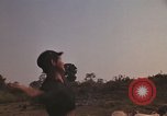Immagine di Soldati montagnard Bu Gia Vietnam, 1963, secondo 33 filmato di repertorio 65675075481