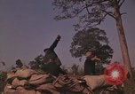 Immagine di Soldati montagnard Bu Gia Vietnam, 1963, secondo 41 filmato di repertorio 65675075481
