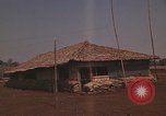 Immagine di Soldati montagnard Bu Gia Vietnam, 1963, secondo 5 filmato di repertorio 65675075482