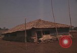 Immagine di Soldati montagnard Bu Gia Vietnam, 1963, secondo 8 filmato di repertorio 65675075482